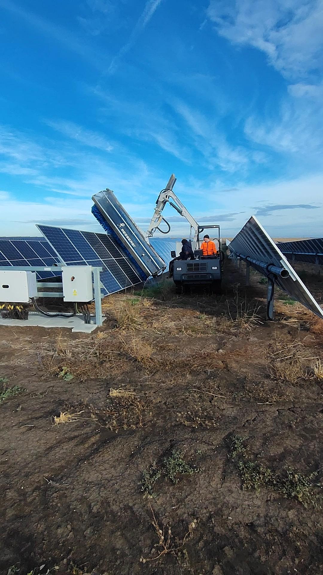 RoboKleen utility-scale photovoltaic panel cleaning machine